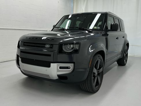 Used 2024 Land Rover Defender 110 S image 4