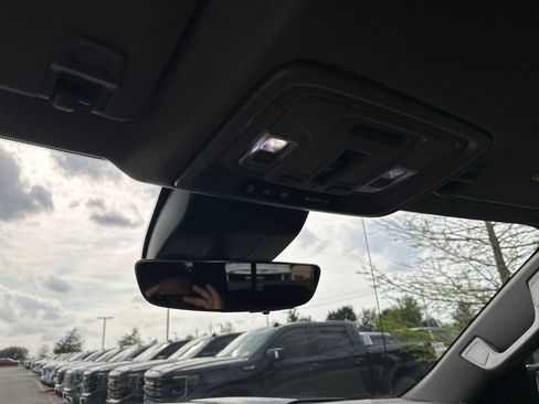 Used 2025 GMC Sierra 1500 Denali w/ Technology Package AWD/4WD image 27