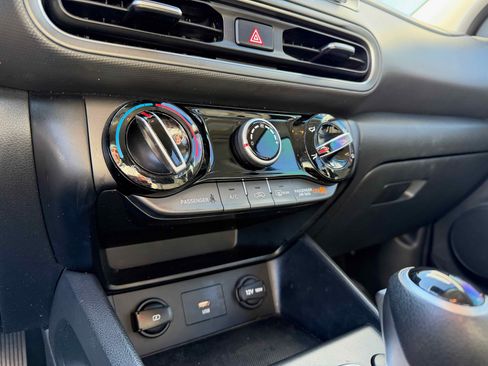 Used 2022 Hyundai Kona SEL image 22