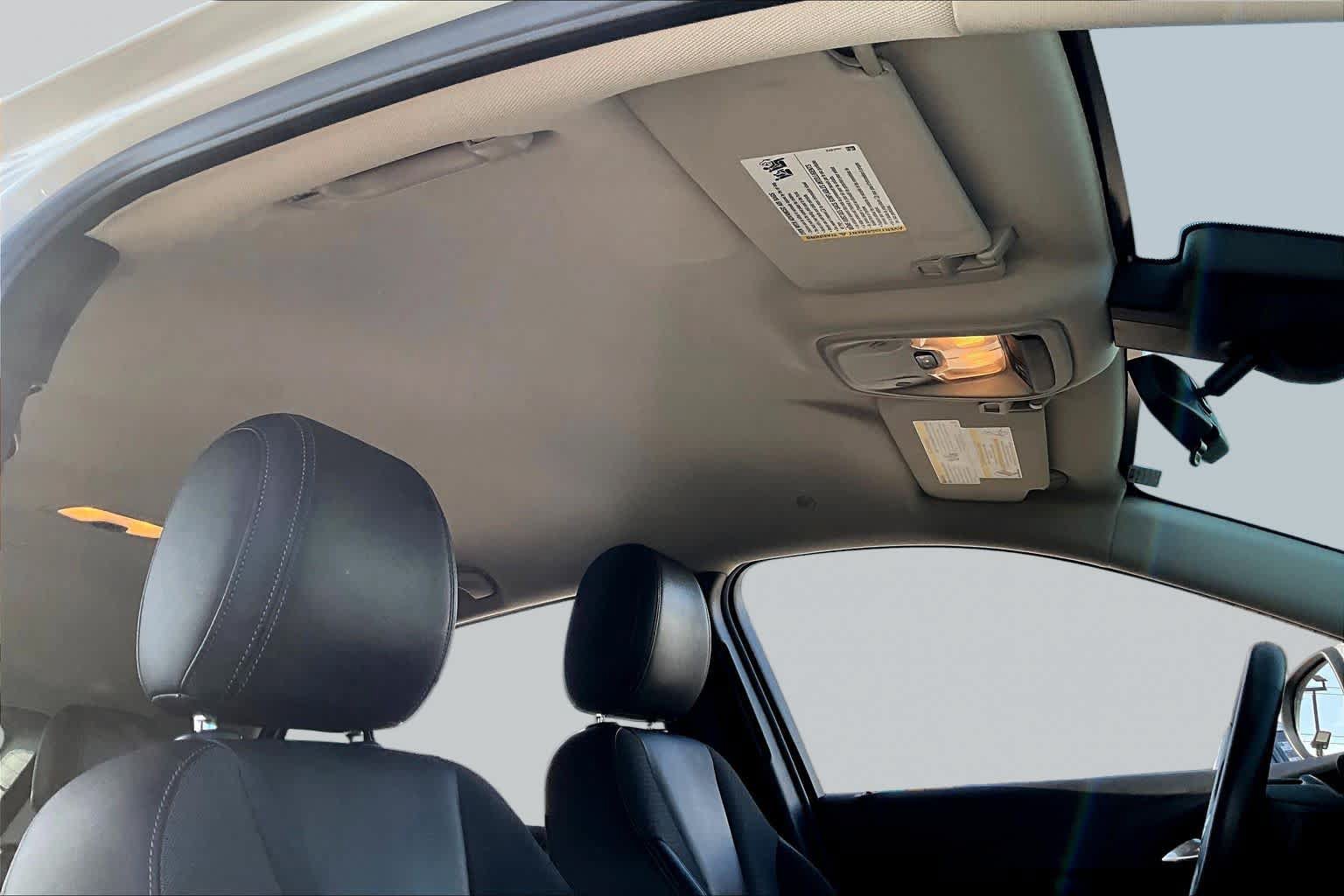 Used 2022 Buick Encore GX Select w/ Sport Touring Package FWD image 14