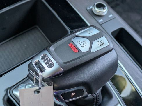 Used 2023 Audi Q5 2.0T Premium w/ Convenience Package image 32