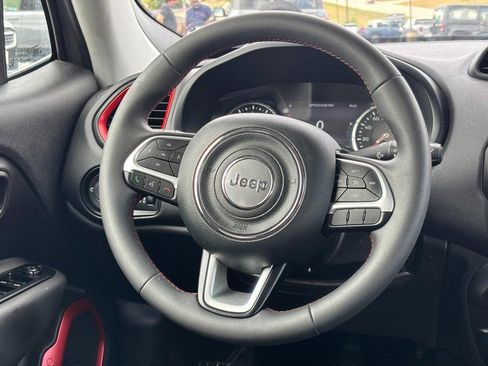 Used 2023 Jeep Renegade Trailhawk image 12