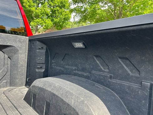 Used 2025 GMC Sierra 1500 AT4 w/ AT4 Premium Package AWD/4WD image 30