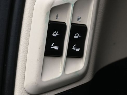 Used 2021 Lexus GX 460 Premium w/ Accessory Package AWD/4WD image 37