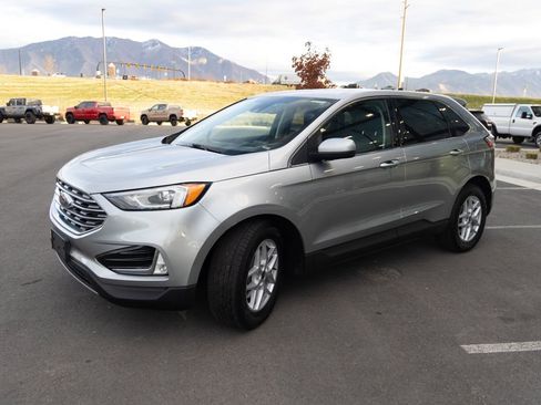 Used 2021 Ford Edge SEL image 3