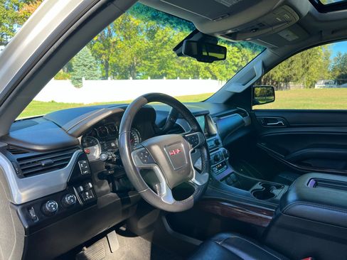 Used 2018 GMC Yukon SLT w/ HD Trailering Package image 12