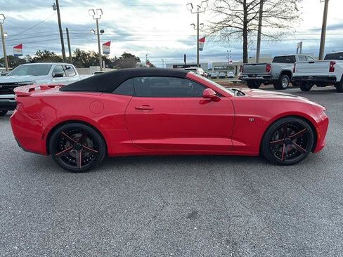 Used 2017 Chevrolet Camaro SS image 8