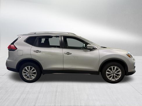 Used 2017 Nissan Rogue SV AWD/4WD image 8