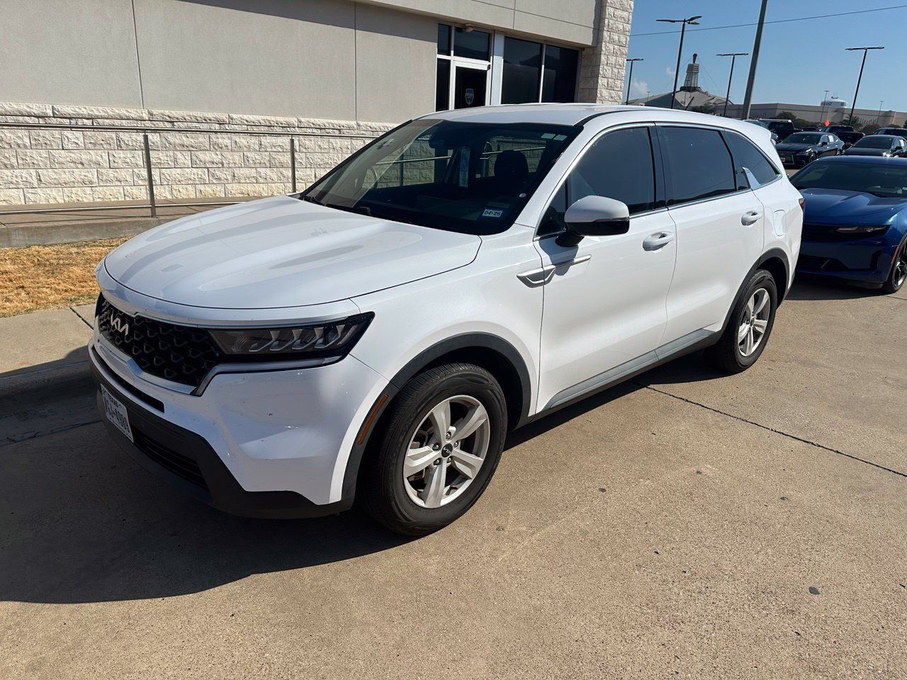 Used 2023 Kia Sorento LX FWD image 1