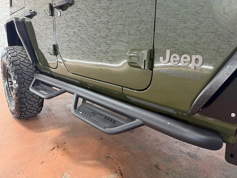 Used 2022 Jeep Wrangler Unlimited Rubicon image 10