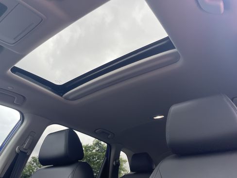 Used 2023 Honda CR-V EX-L image 9
