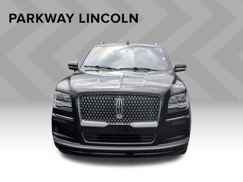 Used 2023 Lincoln Navigator L Reserve AWD/4WD image 2