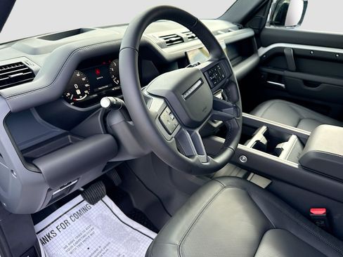 New 2026 Land Rover Defender 130 X-Dynamic SE AWD/4WD image 27
