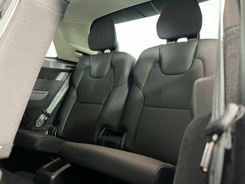 Used 2025 Volvo XC90 B6 Plus image 28