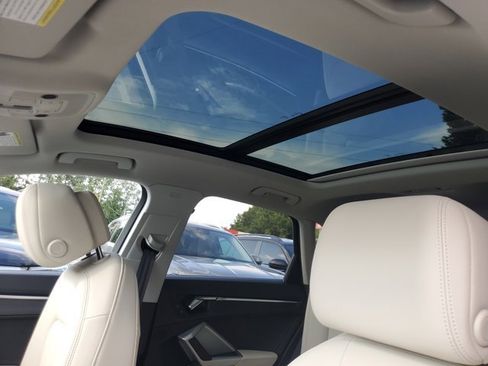 Certified 2024 Audi Q3 2.0T Premium Plus w/ Premium Plus Package image 19