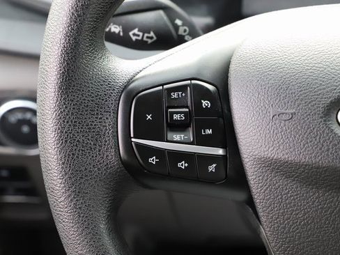 Used 2023 Ford Transit 350 XLT image 22