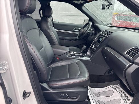 Used 2017 Ford Explorer Sport image 26