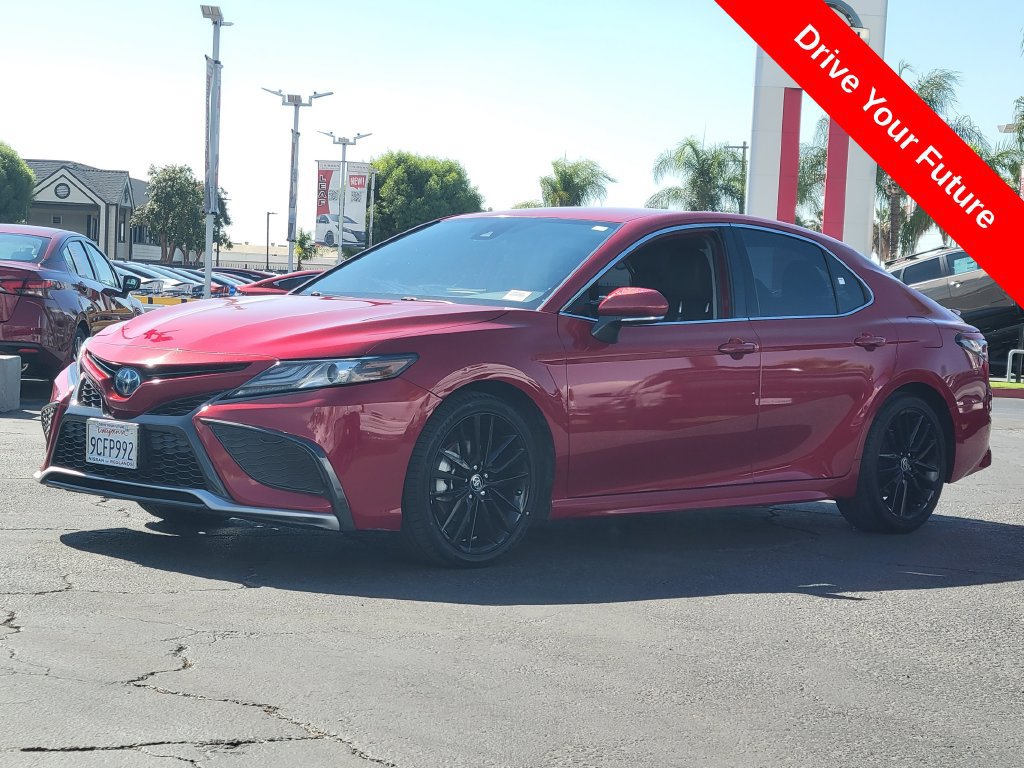 Used 2022 Toyota Camry XSE FWD image 2