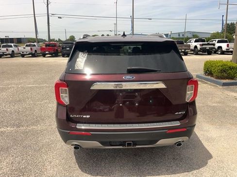 Used 2022 Ford Explorer Limited w/ Equipment Group 301A image 9