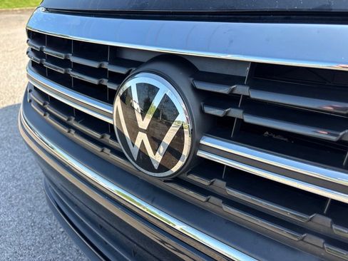Used 2024 Volkswagen Jetta SE w/ Panoramic Sunroof Package FWD image 10