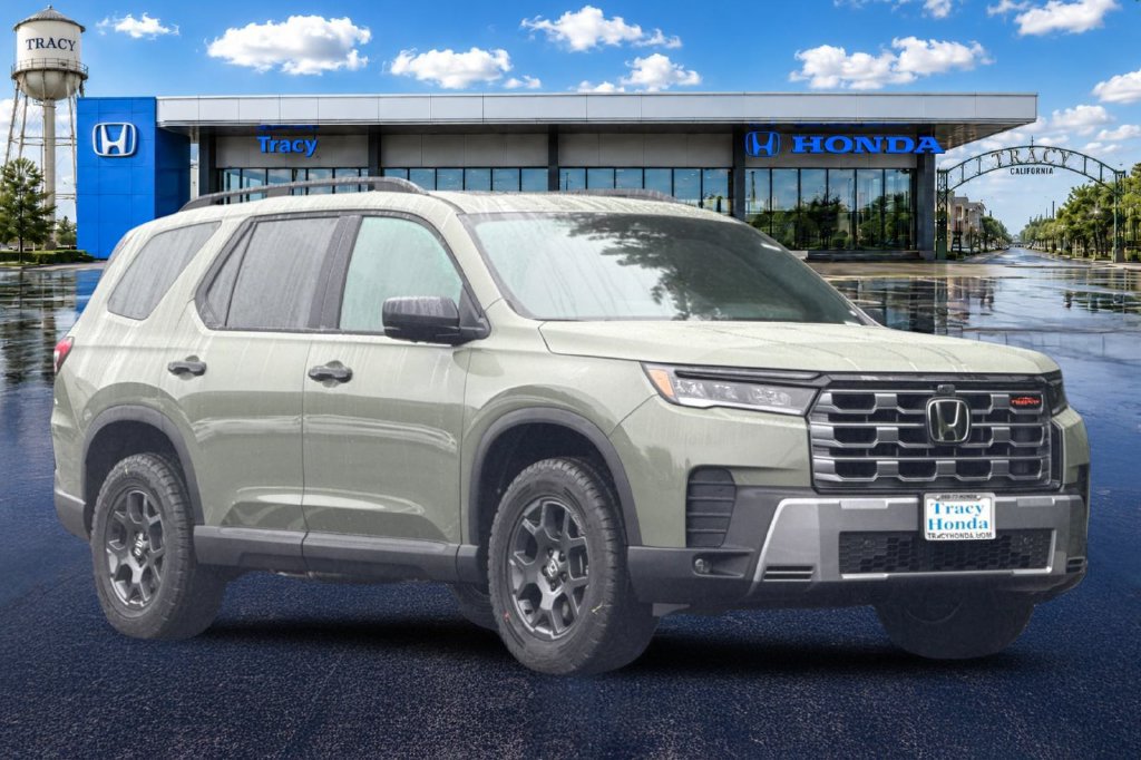 New 2026 Honda Pilot TrailSport image 2