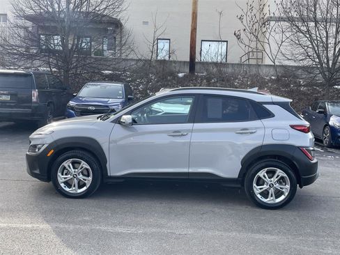 Used 2023 Hyundai Kona SEL image 2