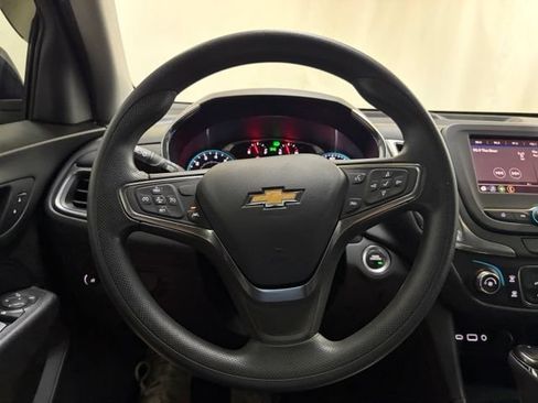 Used 2021 Chevrolet Equinox LT FWD image 40