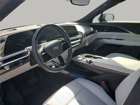 New 2026 Cadillac Lyriq Premium Luxury w/ LPO, Floor Liner Package AWD/4WD image 30