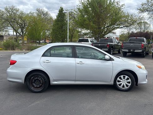 Used 2011 Toyota Corolla LE FWD image 11