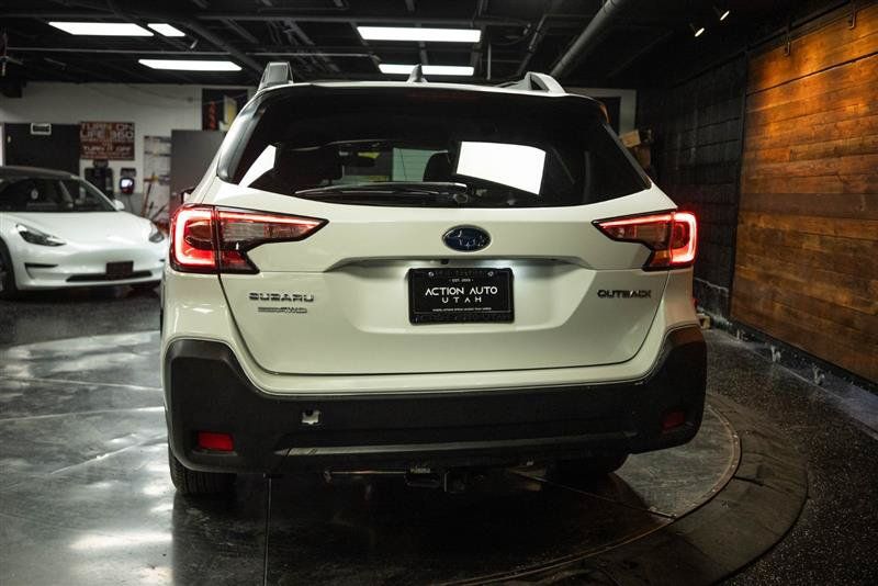 Used 2025 Subaru Outback Premium AWD/4WD image 6