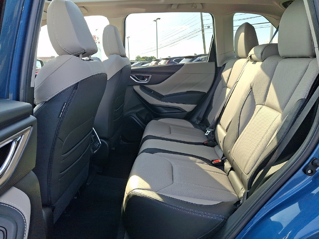 Used 2024 Subaru Forester Limited AWD/4WD image 10