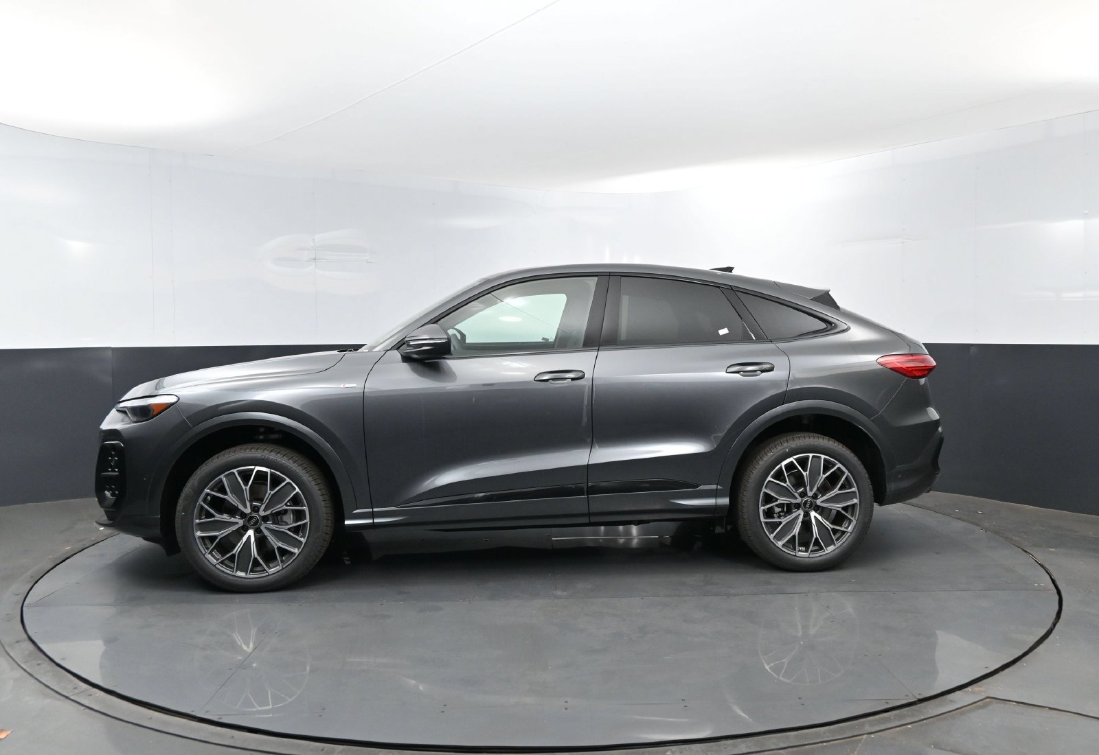 New 2026 Audi Q5 Premium Plus AWD/4WD image 23