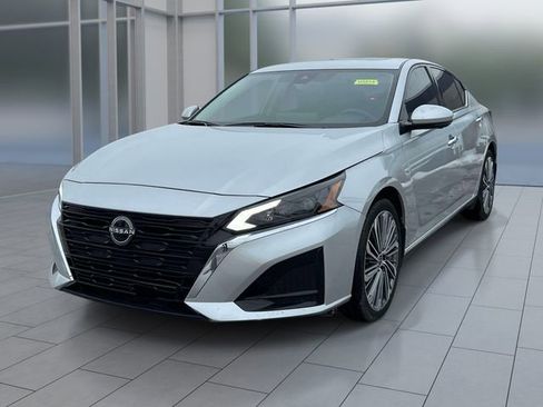 Used 2023 Nissan Altima 2.5 SL AWD/4WD image 4