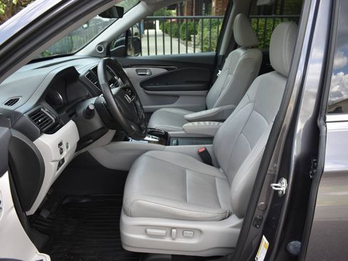 Used 2019 Honda Pilot Elite image 7