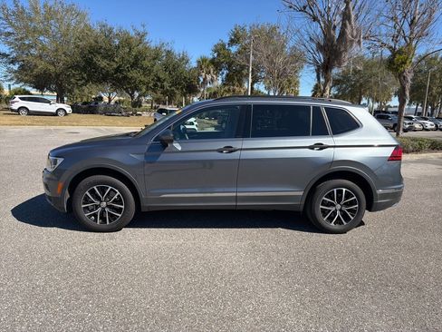 Used 2021 Volkswagen Tiguan SE image 2