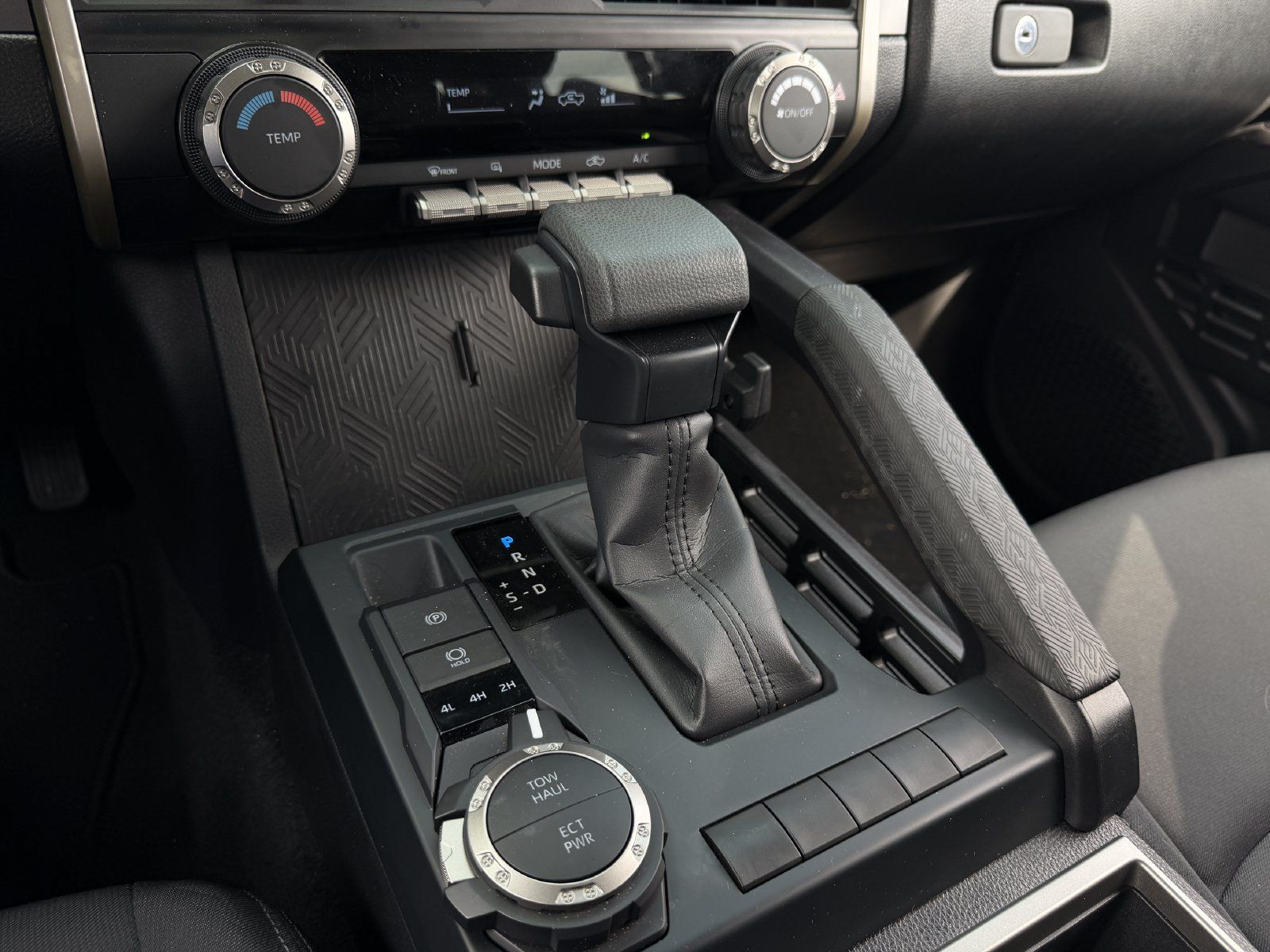 Used 2025 Toyota Tacoma SR5 AWD/4WD image 21