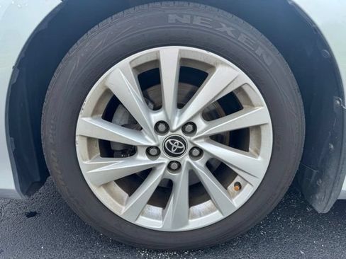 Used 2022 Toyota Camry LE w/ Convenience Package FWD image 12
