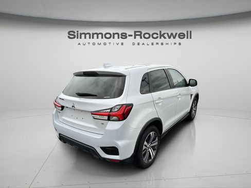 Used 2024 Mitsubishi Outlander Sport SE image 9