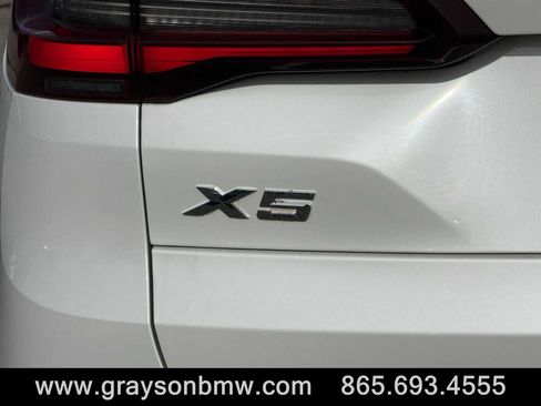 Used 2023 BMW X5 xDrive40i image 34