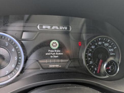 Used 2023 RAM 1500 Big Horn AWD/4WD image 3