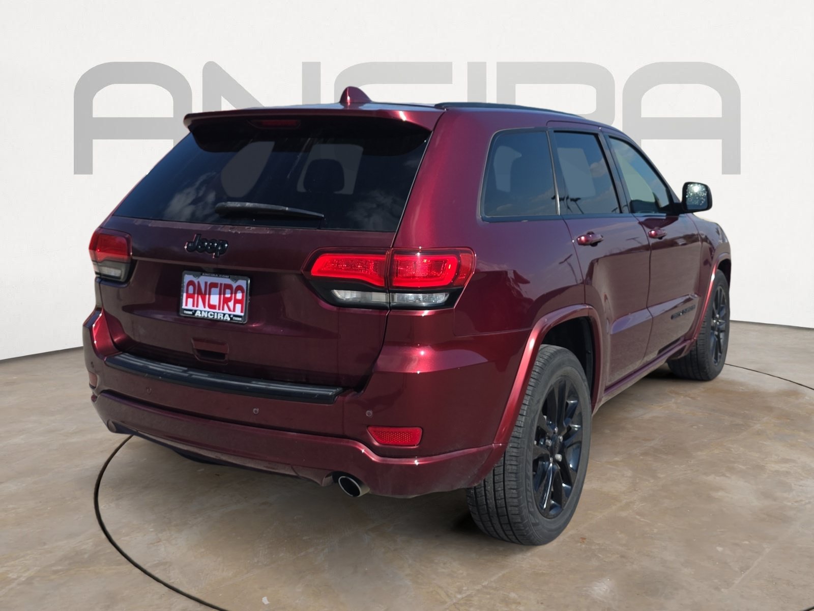 Used 2018 Jeep Grand Cherokee Altitude RWD image 8