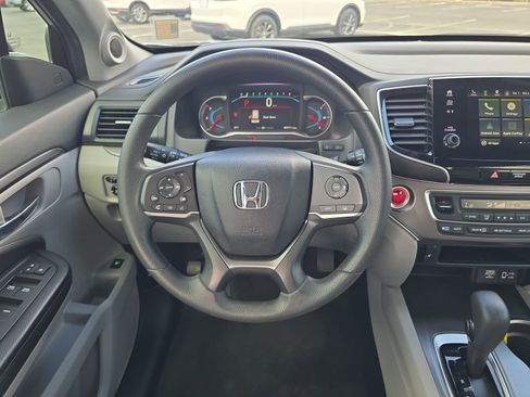 Used 2020 Honda Pilot EX image 9