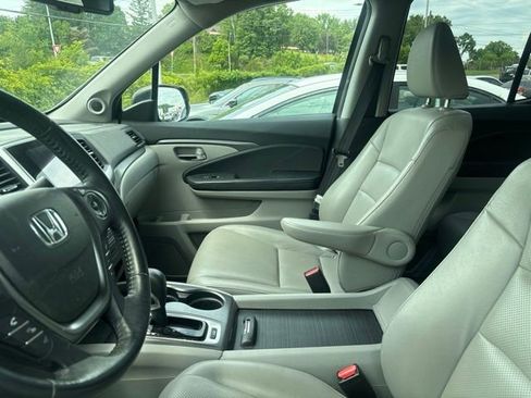 Used 2017 Honda Ridgeline RTL-T image 3