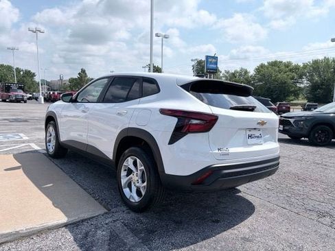 New 2026 Chevrolet Trax LS w/ LS Convenience Package FWD image 6