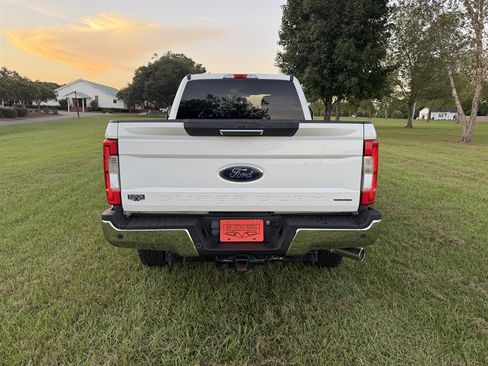 Used 2018 Ford F250 XLT w/ XLT Premium Package AWD/4WD image 5