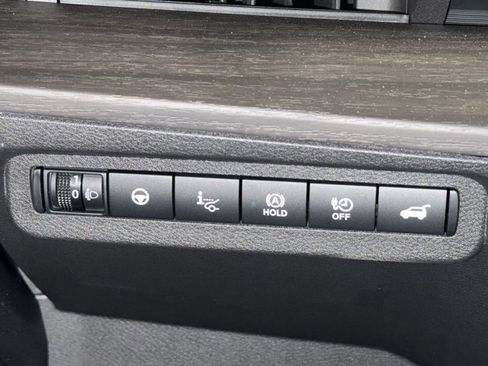 New 2025 Nissan Ariya AWD image 26