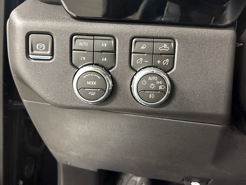 New 2026 GMC Sierra 1500 SLT image 32