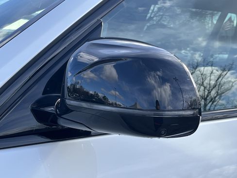 Certified 2024 BMW X7 M60i w/ Executive Package image 34