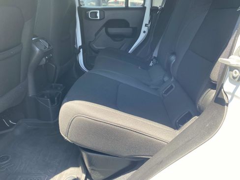 Used 2022 Jeep Gladiator Sport AWD/4WD image 18