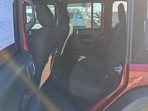 Used 2022 Jeep Wrangler Unlimited Sport image 12